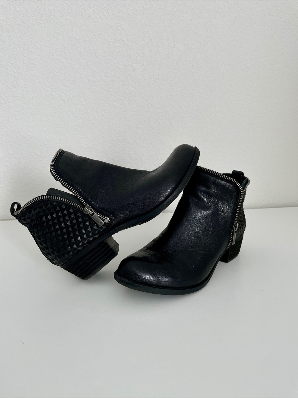Lucky Brand Basel Black Leather Double Zip Ankle Boots Booties